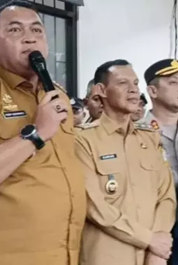 Bupati Rudi Susmanto dan Wakil Bupati Ade Ruhandi Menghadiri para Aksi Demo Aspirasi Masyarakat