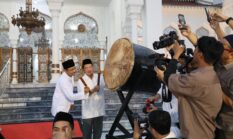 Tandai Percepatan Pemulihan Pascabencana Tabuhan Bedug Kasatgas PRR Tito di Masjid Baiturrahman